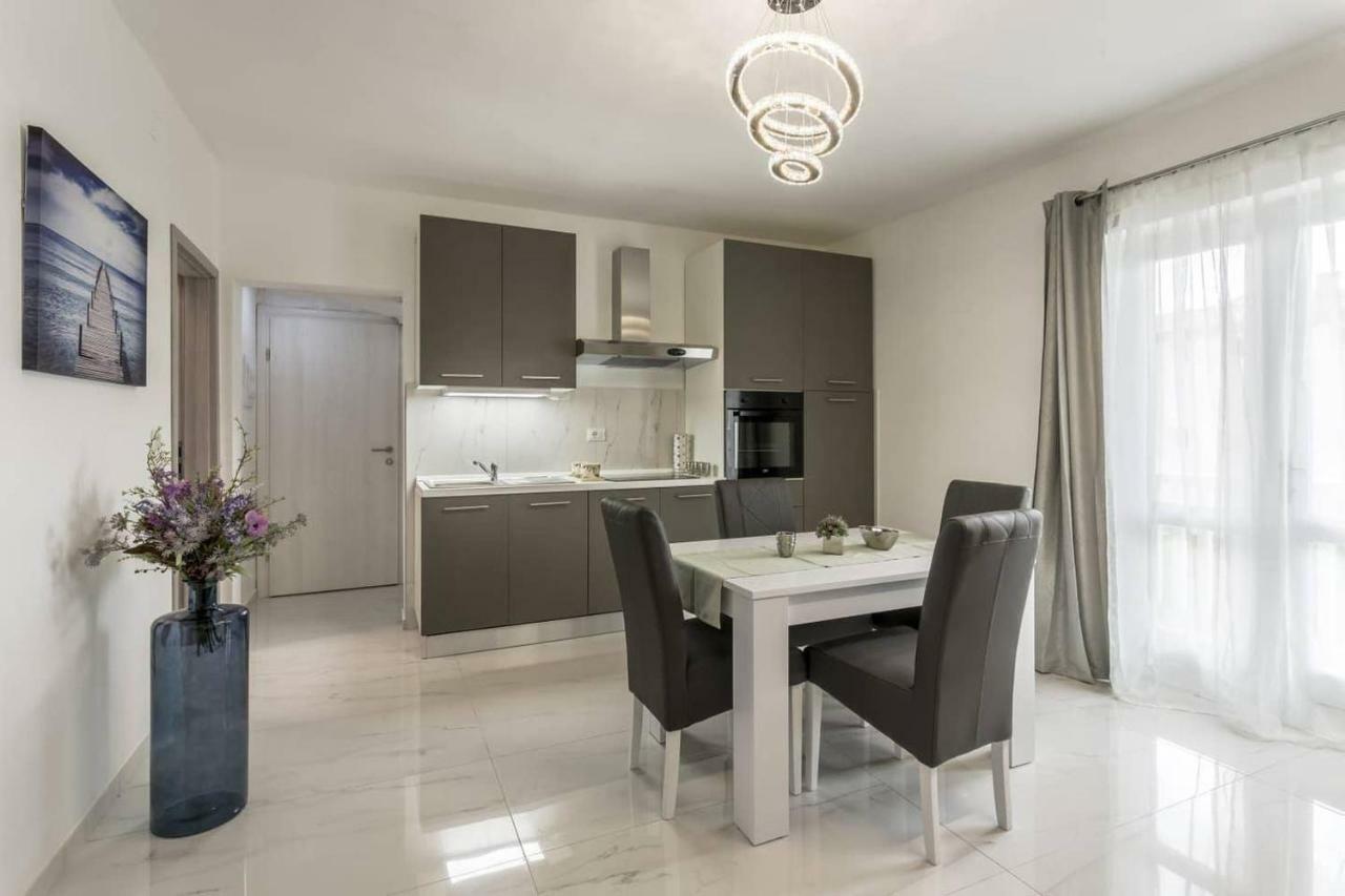 Royal Silver Apartment โวดีเซ ภายนอก รูปภาพ