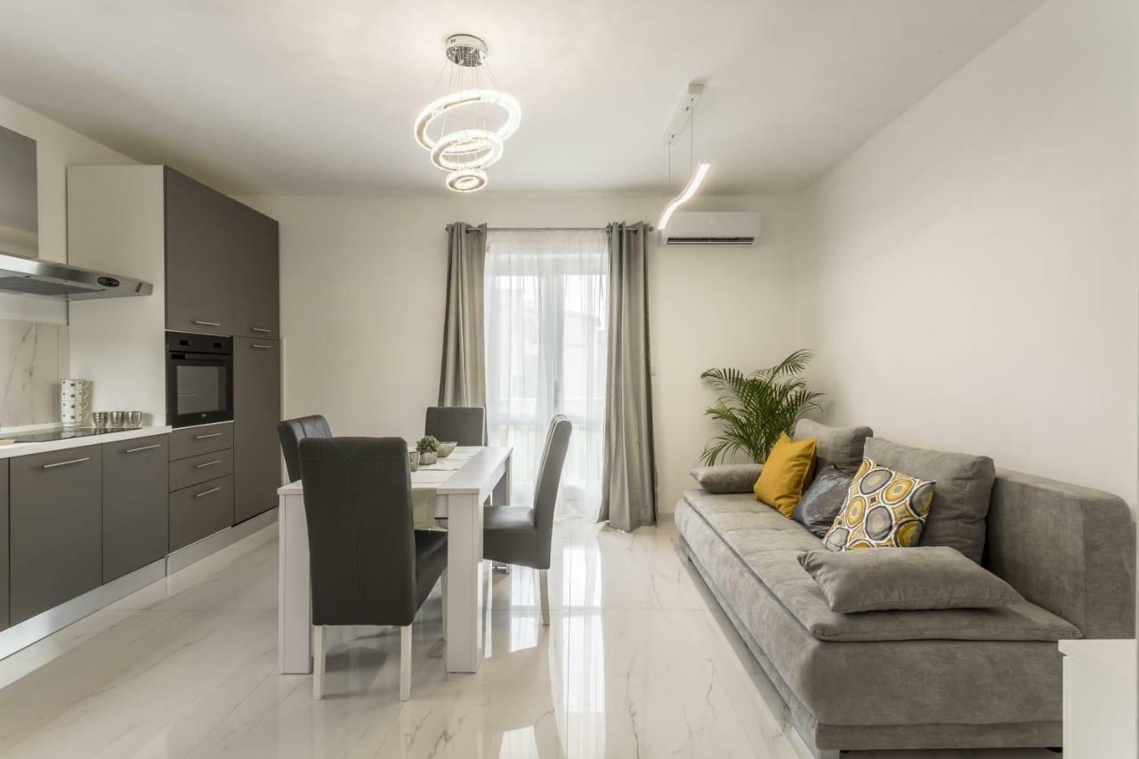 Royal Silver Apartment โวดีเซ ภายนอก รูปภาพ