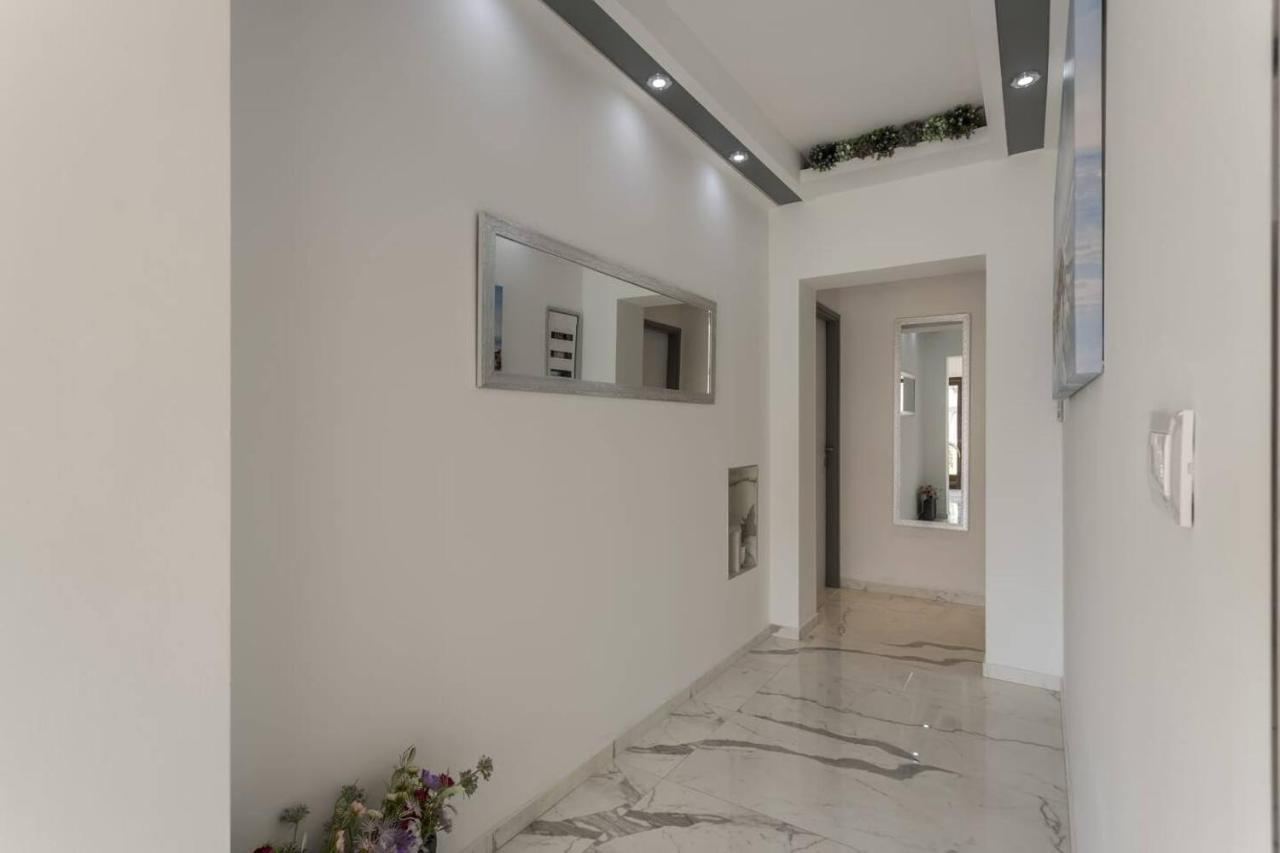 Royal Silver Apartment โวดีเซ ภายนอก รูปภาพ